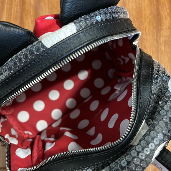 Disneyland minnie mouse loungefly backpack - Picture 2 of 3